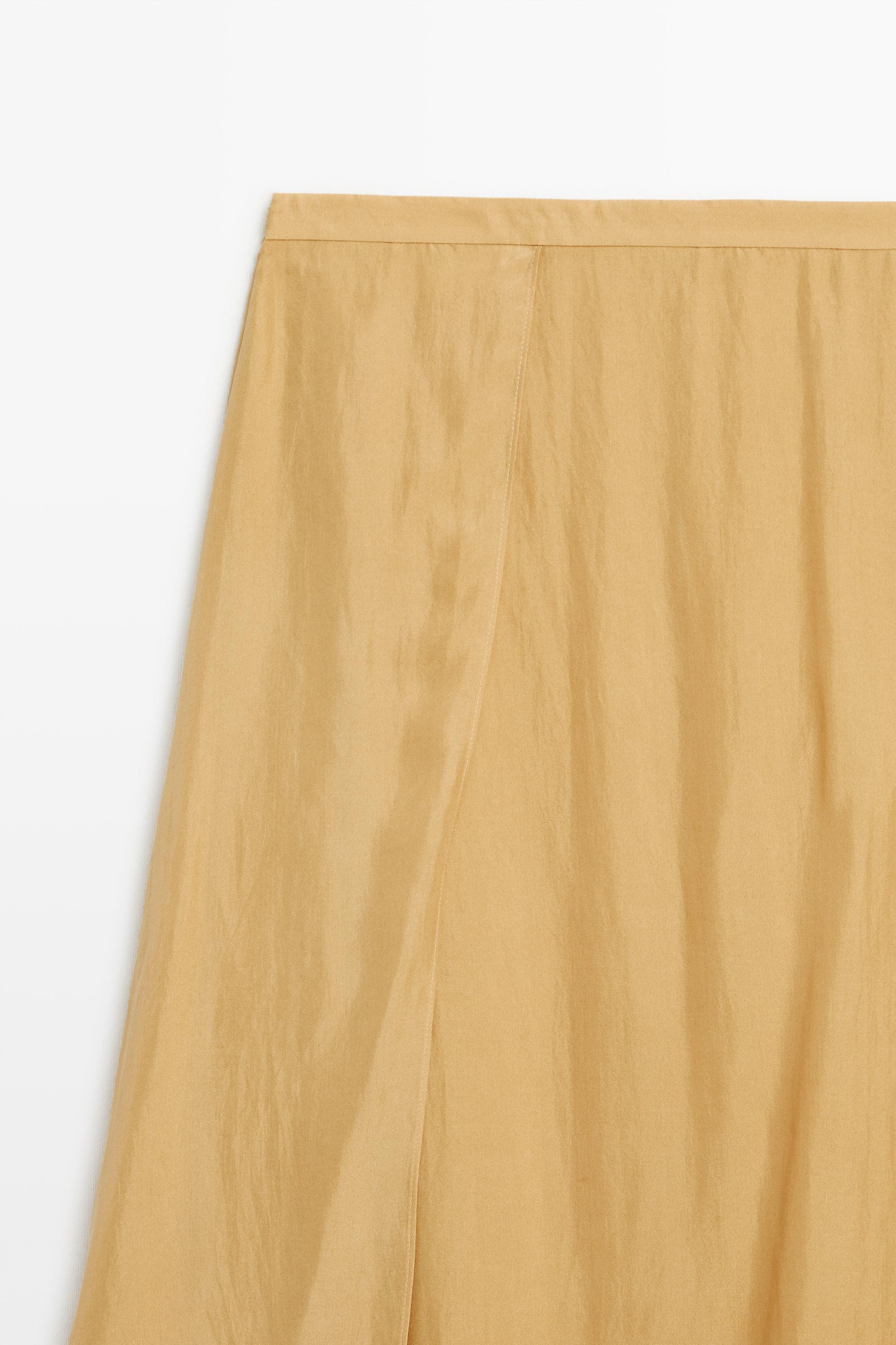 Total look 100% silk flowing midi skirt